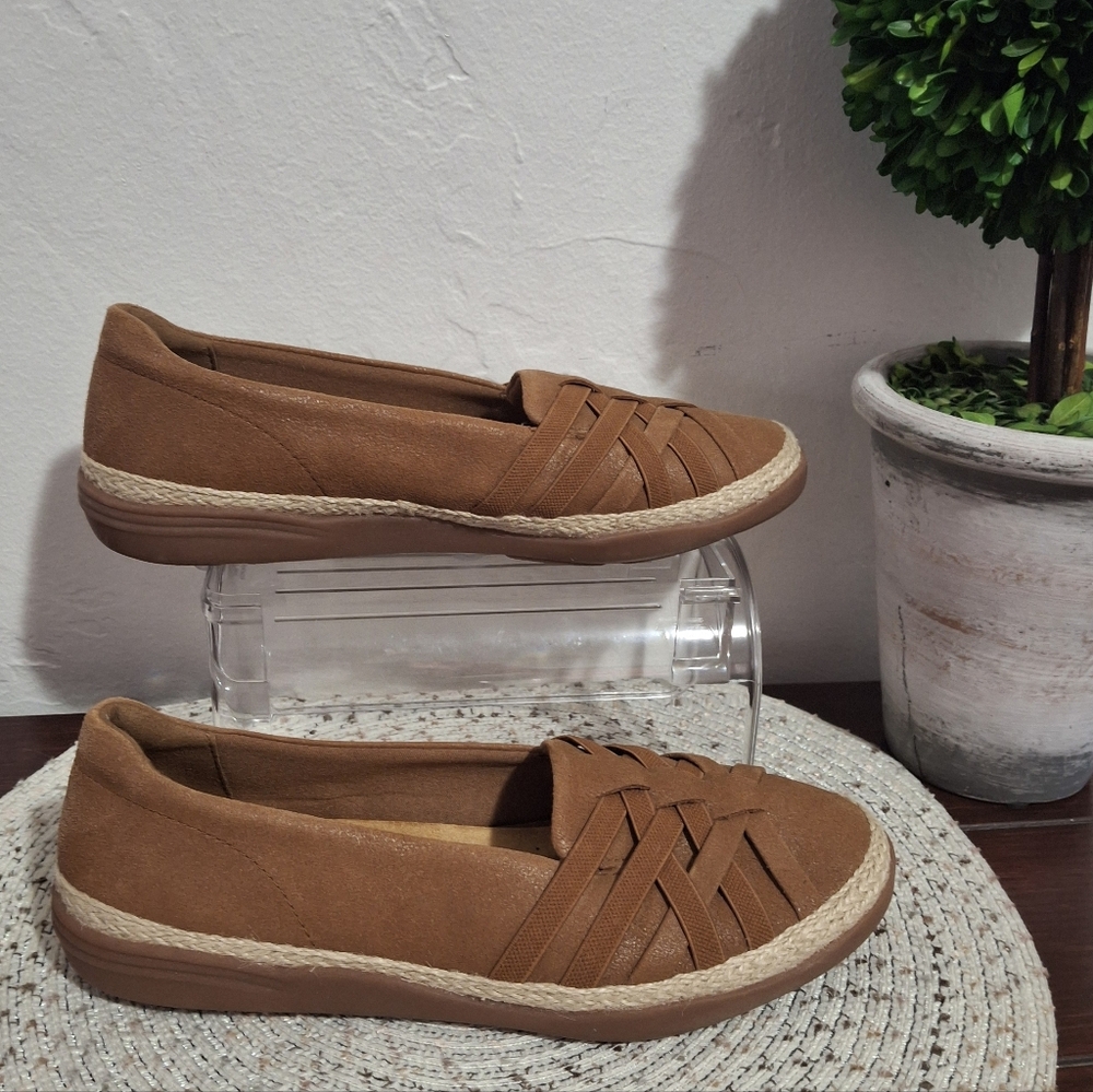 Clarks Elaina Petal Brown Slip-On Loafers Size 9.